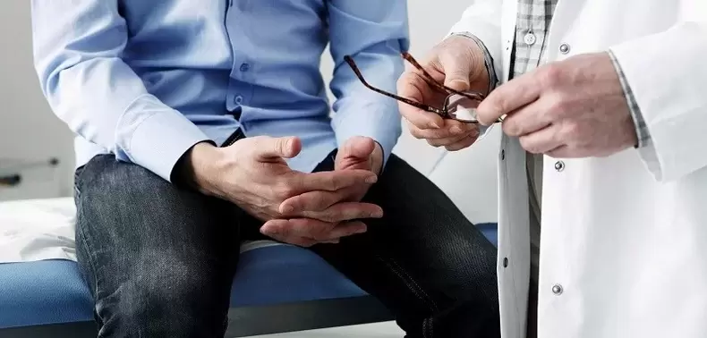Esimeste prostatiidi nähtude ilmnemisel peaksite diagnoosi kinnitamiseks konsulteerima uroloogiga.